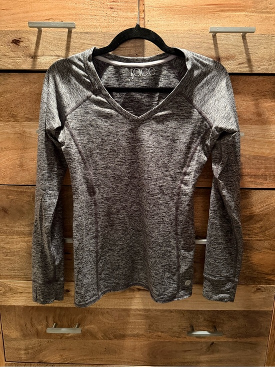 Grace Tops - Women's Grey Long-Sleeve V-Neck Performance Top